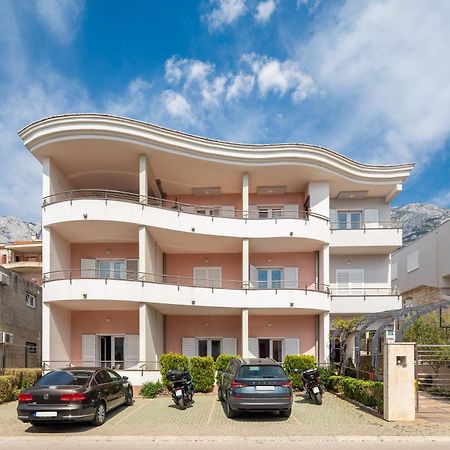 Brkic Apartments With Private Parking Makarska Exterior photo