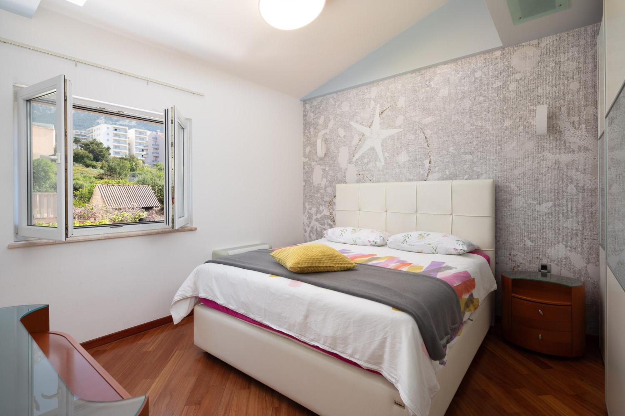 Brkic Apartments With Private Parking Makarska Exterior photo